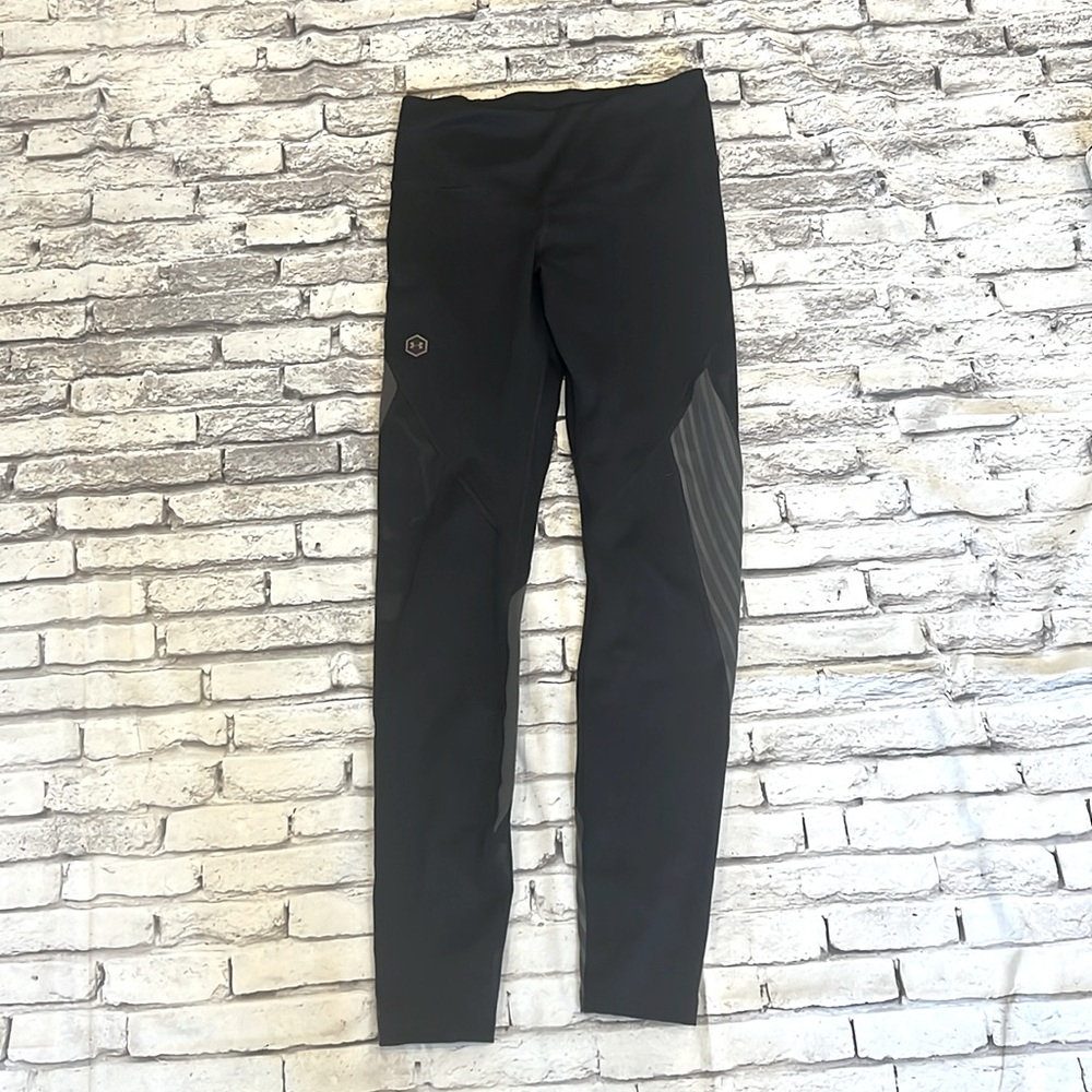 NWOT under Armor Heat gear leggings size small